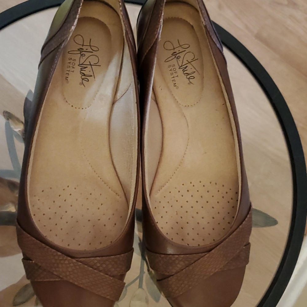 Life Stride soft system brown flats size 9